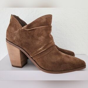 Vince Camuto NIB Women's Ainsley Reishi Suede Ankle Boots. Size 9M